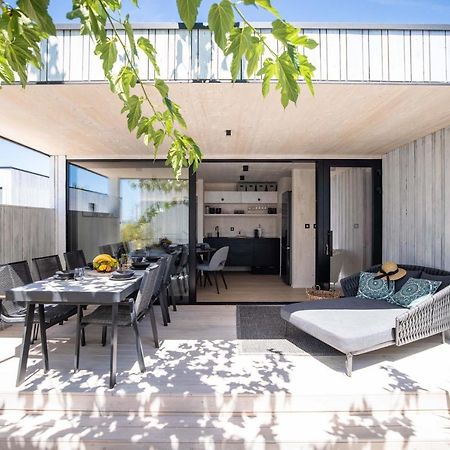 Arcadia Eco-Luxe Mobile Homes With Infinity Pool By Oiko Collection Privlaka  Exteriör bild