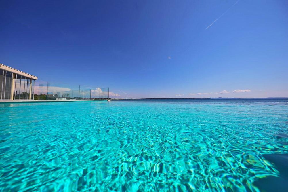 Arcadia Eco-Luxe Mobile Homes With Infinity Pool By Oiko Collection Privlaka  Exteriör bild